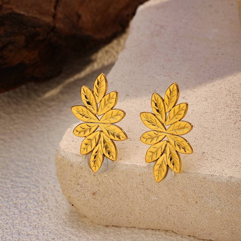 Anting Tusuk Daun Baja Tahan Karat Emas