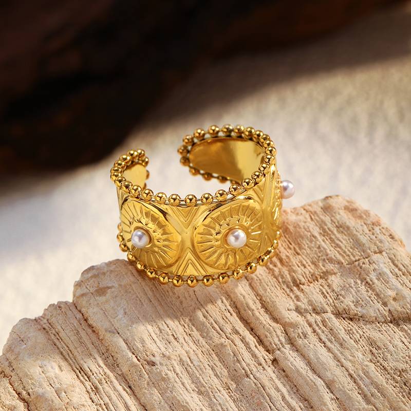 Cincin Lebar Stainless Steel Emas dengan Mutiara untuk Wanita