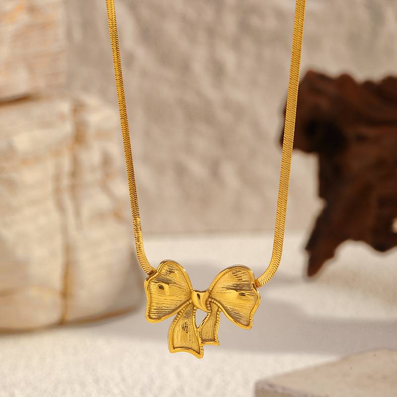 Kalung Liontin Busur Stainless Steel Lonceen dengan Panjang yang Dapat Diatur