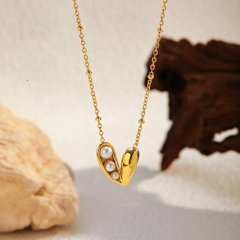 Kalung Liontin Hati Stainless Steel Emas