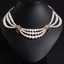 Collier de perles blanches multicouches style vintage royal thumbnail 2
