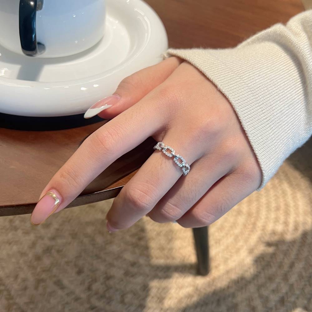 Elegant 925 Sterling Silver Rings with Minimalist Diamond Chain Design