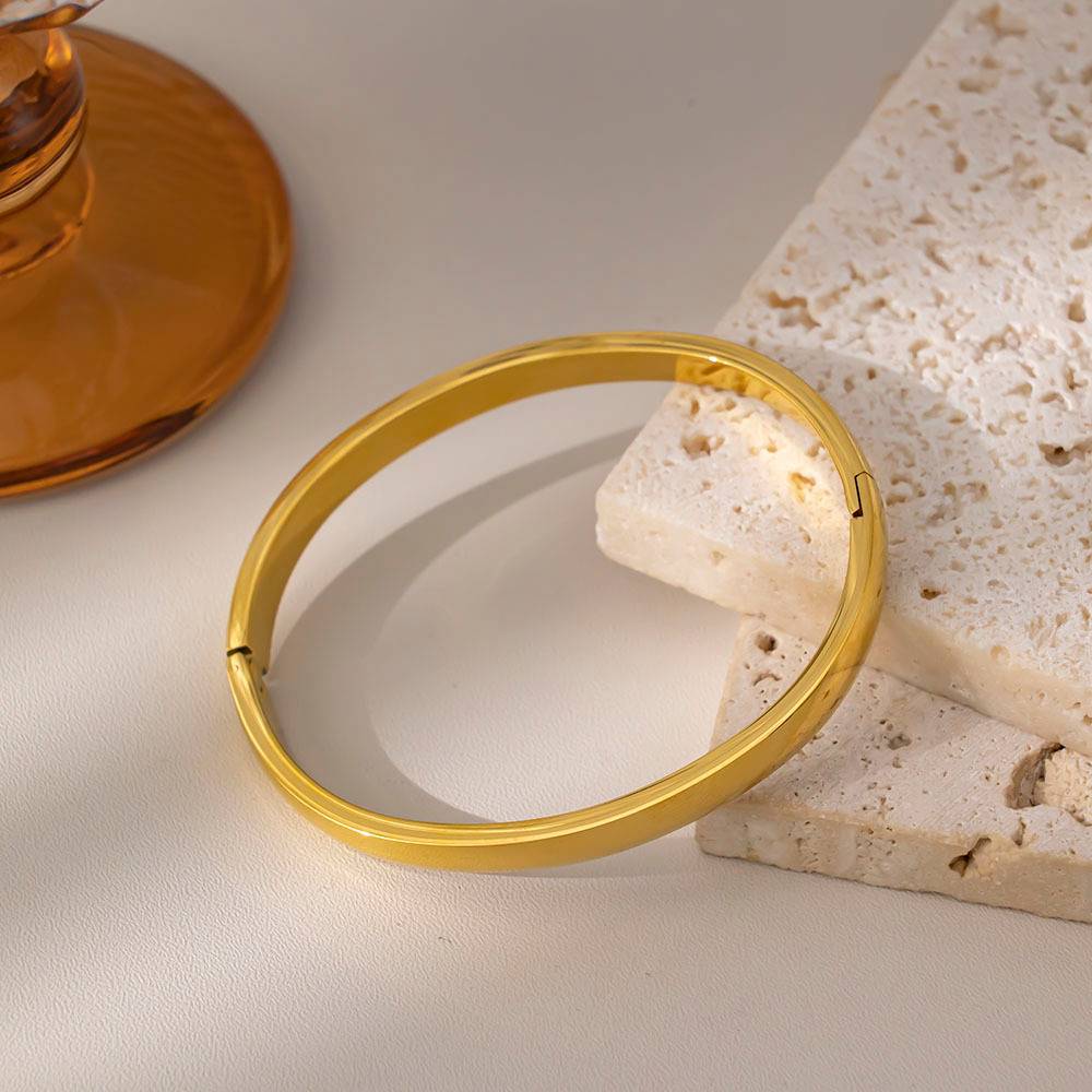 Timeless Elegance: Simple Gold Bangle for Women