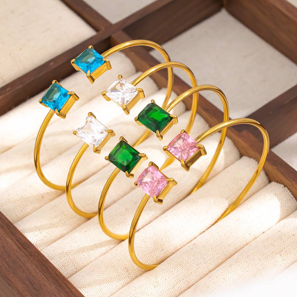 Lonceen Crystal Gem Bracelet: Elegance & Vibrancy