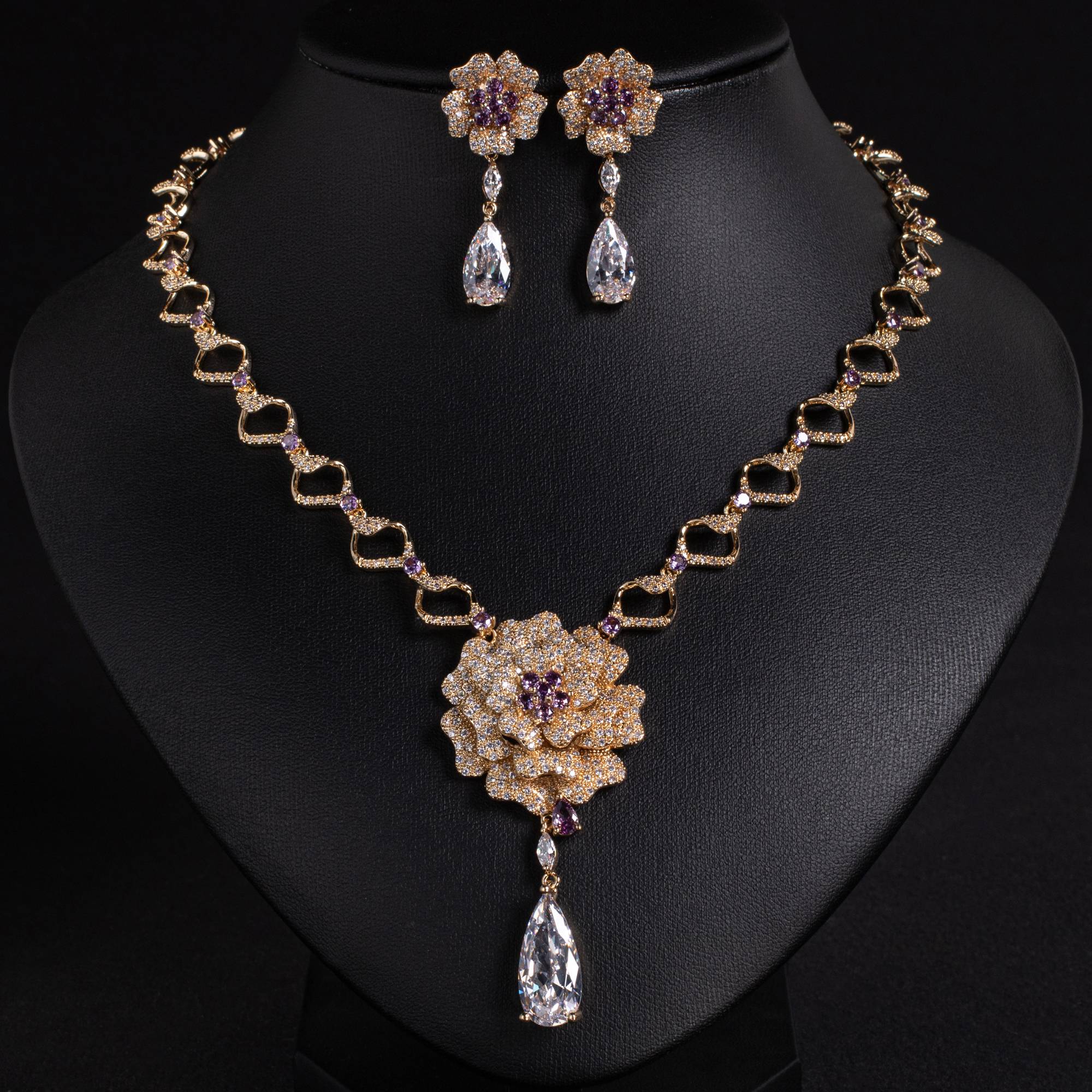 Elegant 18k Gold Plated Brass Geometric Link Floral Pendant Jewelry Set