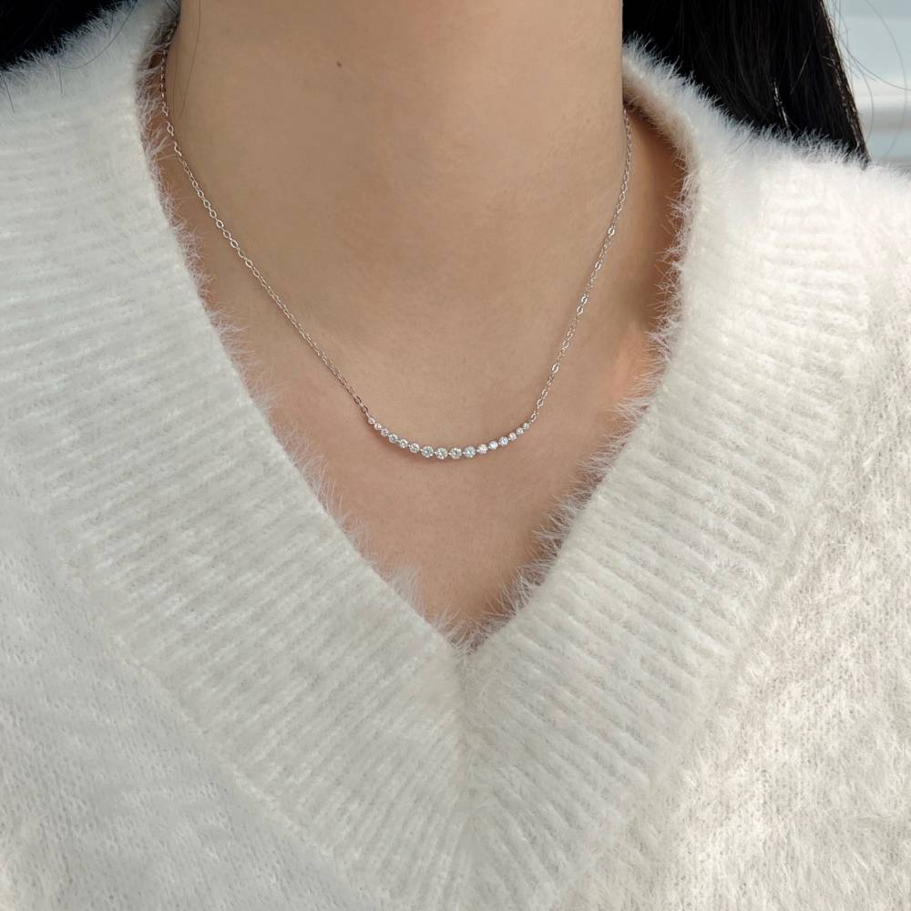 Minimalist Moissanite Pendant Necklace in 925 Silver | Lonceen