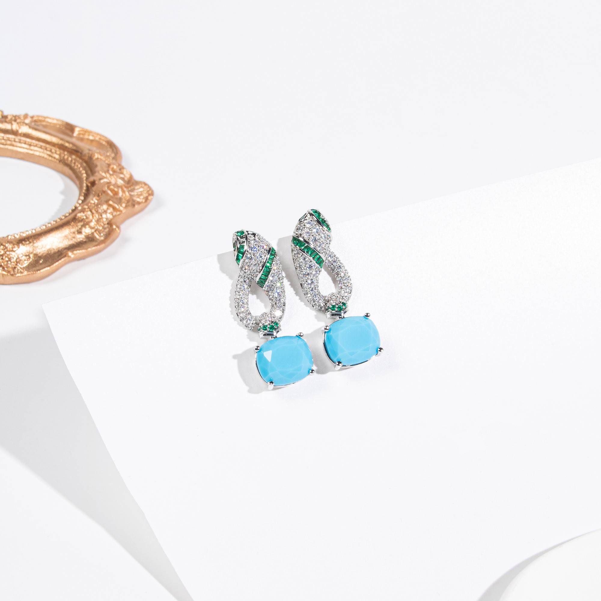 ジルコン 18K ゴールド メッキ 銅 真鍮 ツイスト ループ ダングル イヤリング