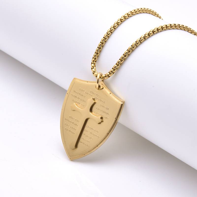Collier pour homme avec pendentif croix en forme de bouclier punk personnalisé style hip-hop
