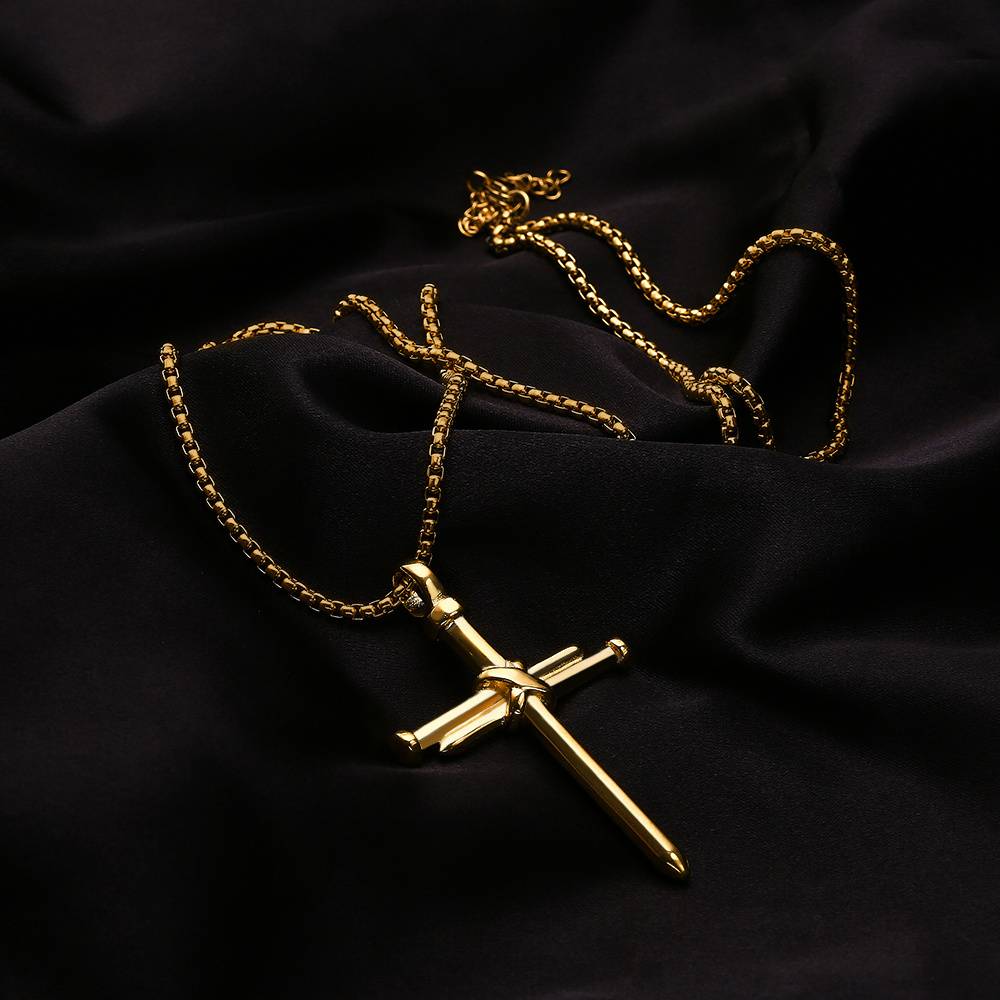 Collier personnalisé avec pendentif croix en acier inoxydable plaqué or, élégant et simple