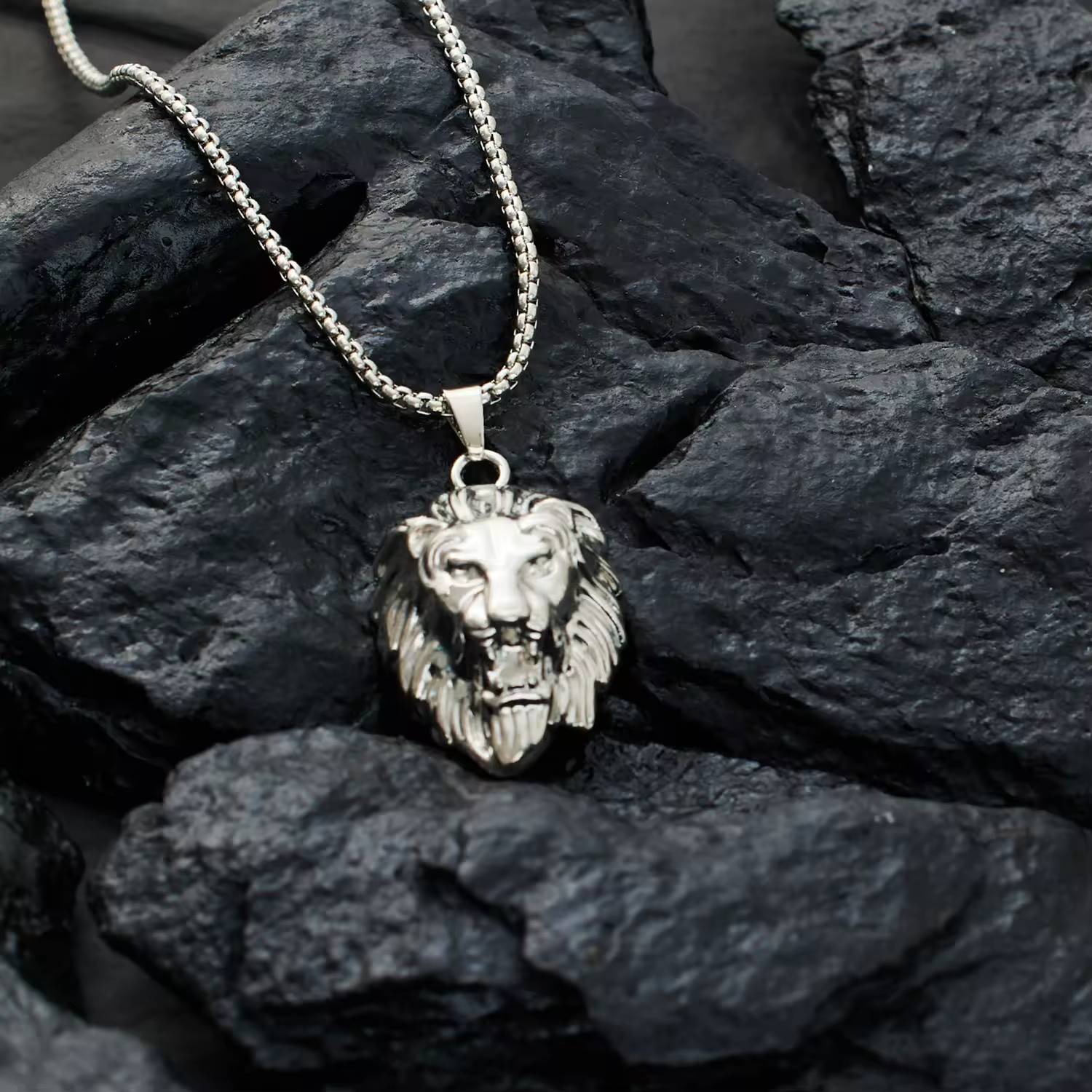 Pendentif personnalisé Lion charismatique plaqué or 18 carats, en acier inoxydable, bijou tendance pour homme