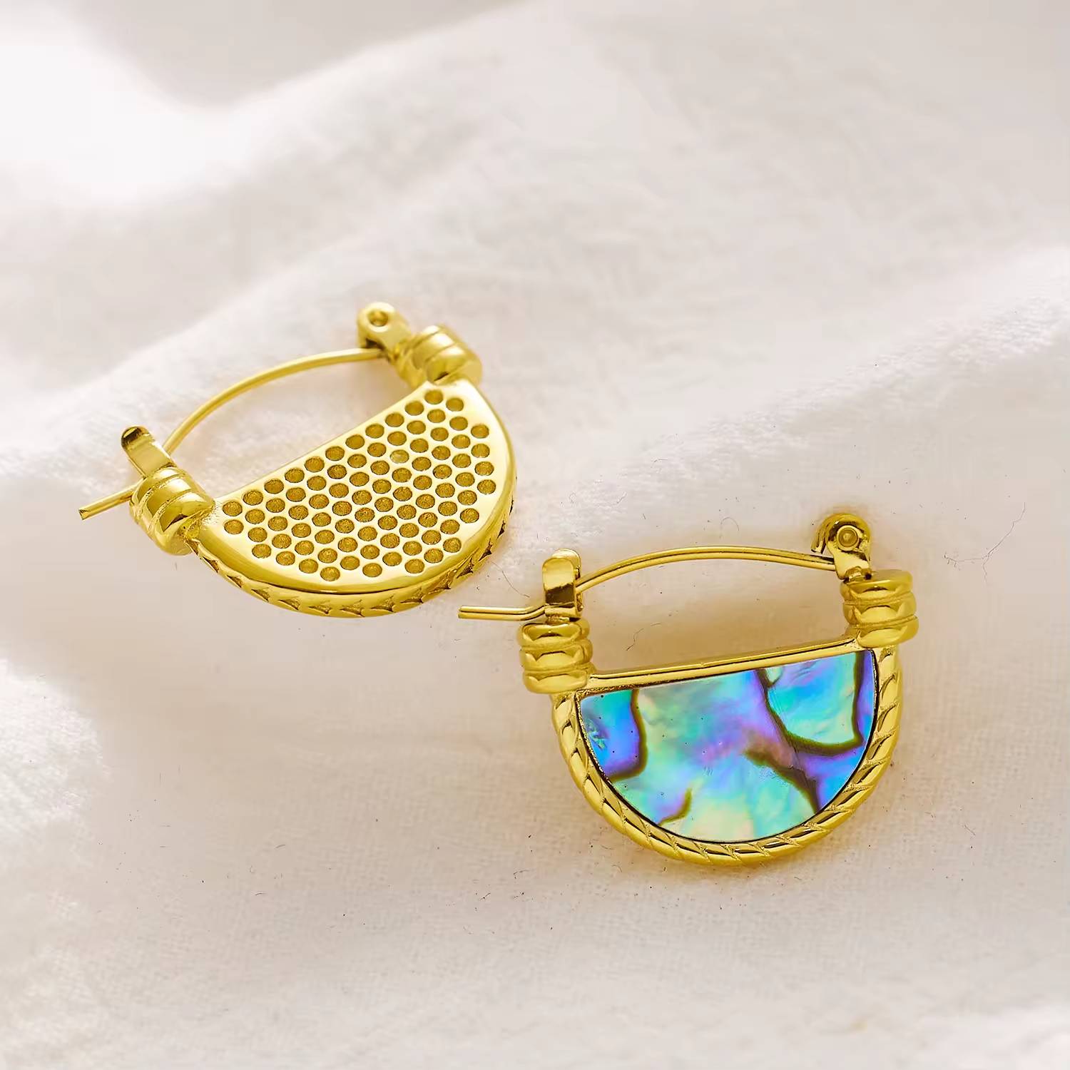 Elegant and minimalist stainless steel 18k gold-plated natural symphony fashion jewelry earrings for ladies