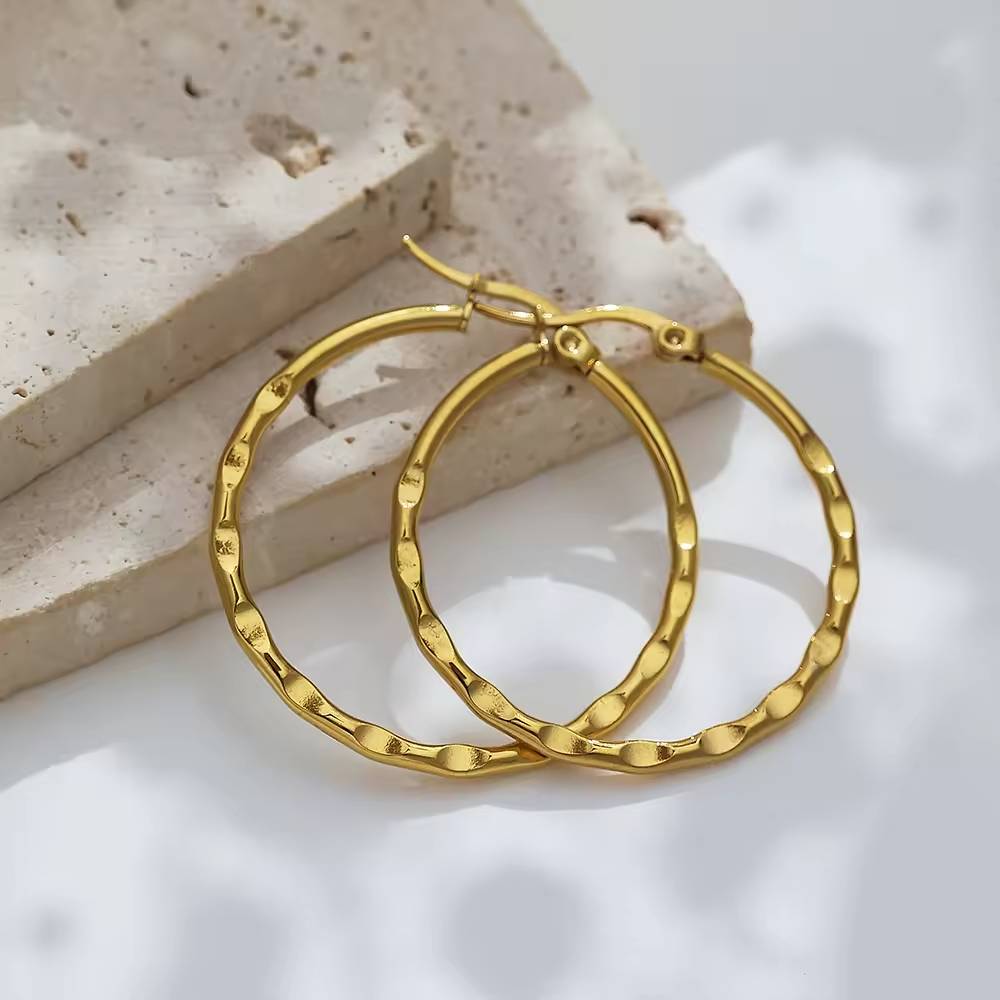 High-quality, thick, irregular concave design 18k gold-plated C-shaped hoop women's stainless steel fashion jewelry earrings