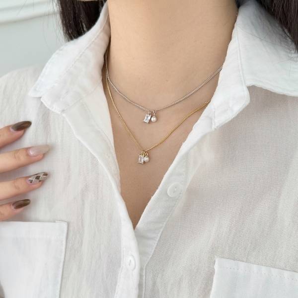 Collier Lonceen en argent 925 plaqué 18 carats avec pendentif en zircon 5A et perle, chaîne en argent.