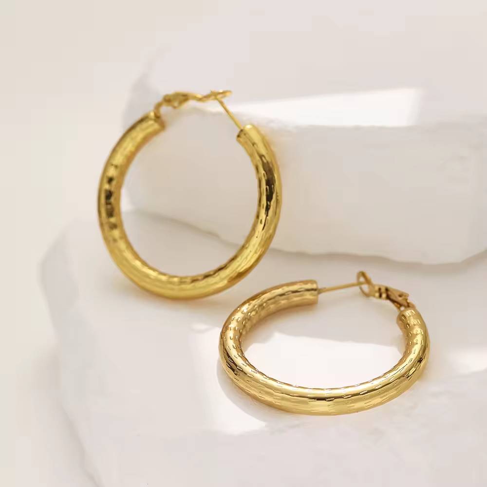 Custom women's clothing accessories: Hug hoop geometric stainless steel 18k gold-plated thick and stylish jewelry earrings