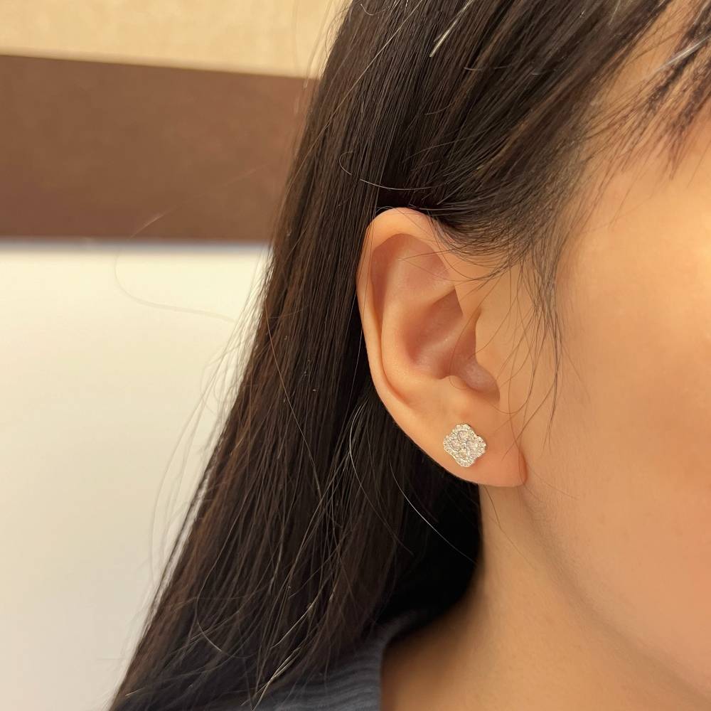 Boucles d'oreilles élégantes en argent 925 et moissanite, motif trèfle à quatre feuilles – Collection Lonceen