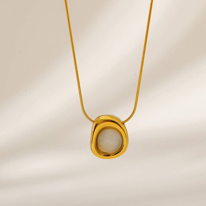 Minimalist Gold Stainless Steel Pearl Pendant Necklace