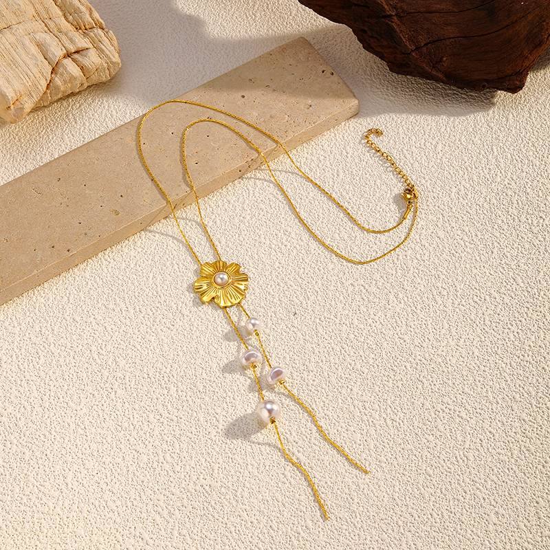 Gold Flower Pendant Stainless Steel Necklace for Women