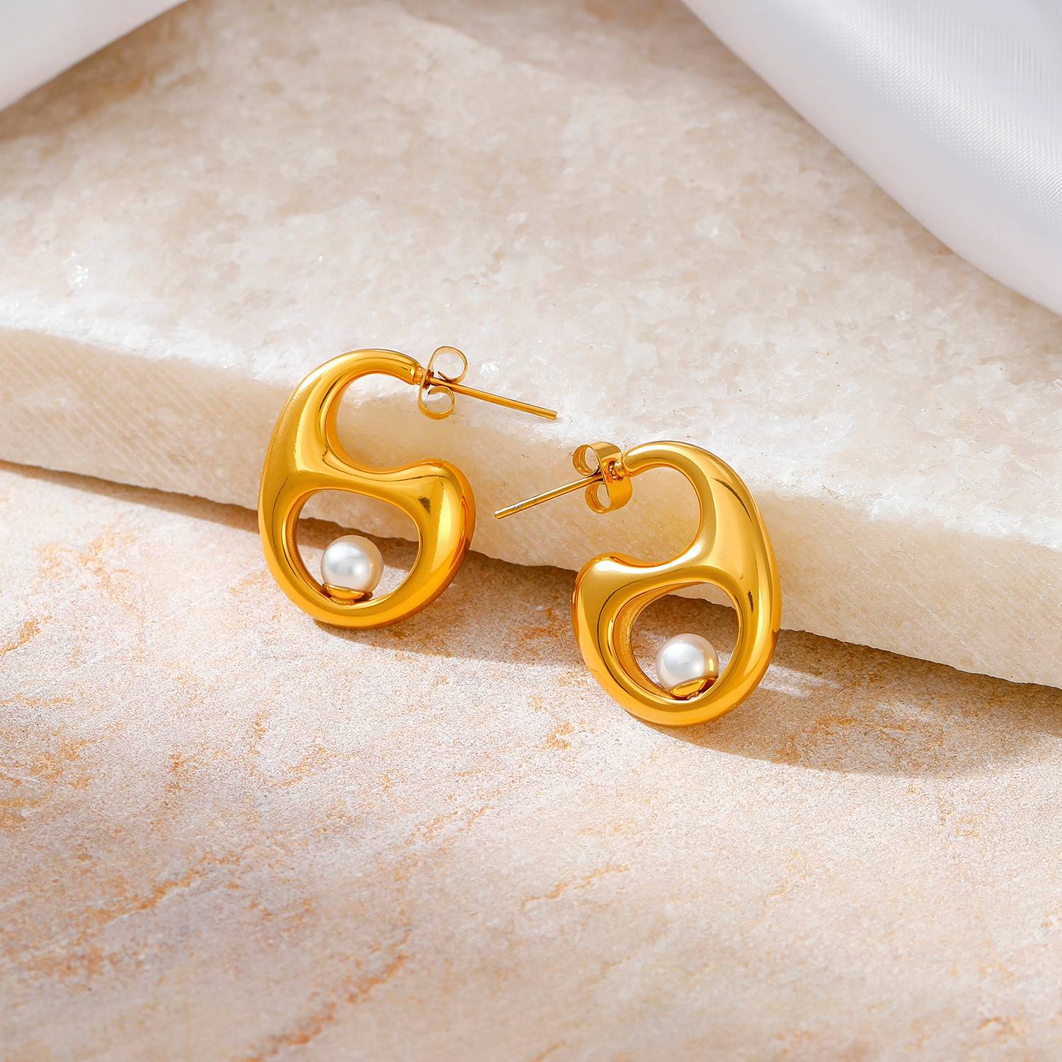 Boucles d'oreilles Lonceen en acier inoxydable plaqué or avec perles abstraites – Bijoux modernes et minimalistes