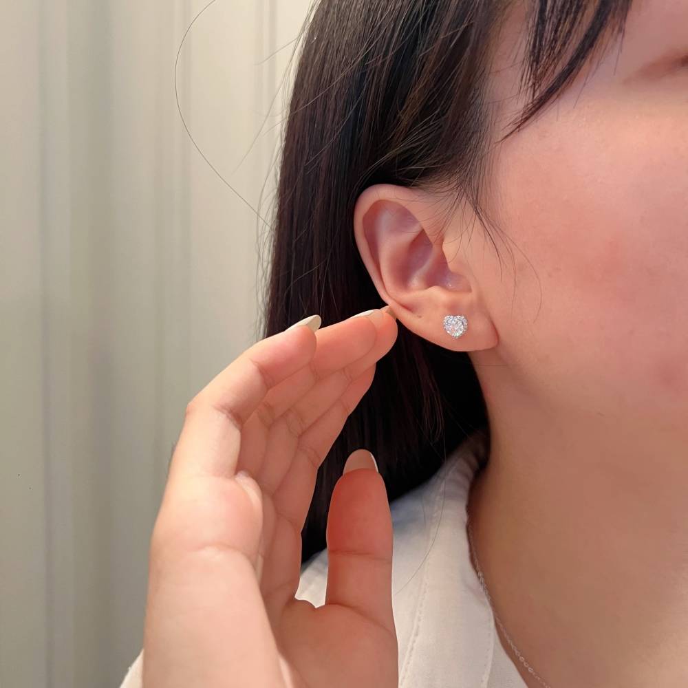 Elegant 925 Silver Moissanite Heart Earrings for Women