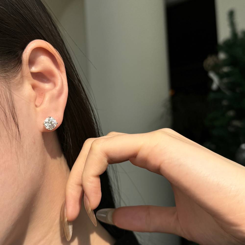 Boucles d'oreilles élégantes en moissanite et argent sterling 925