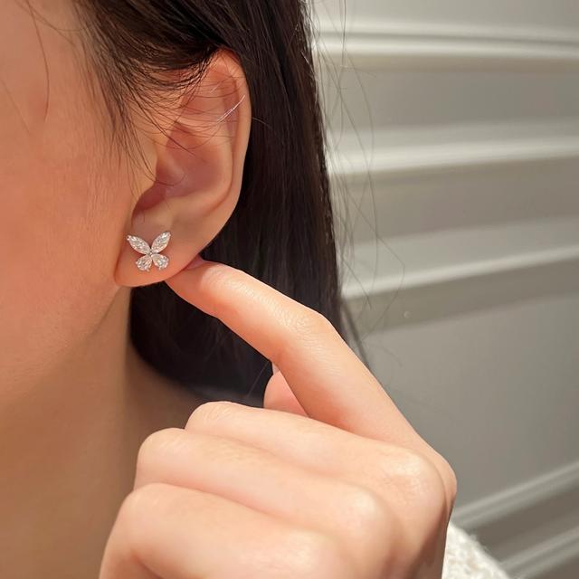 Rediscover Elegance with 925 Silver Earrings