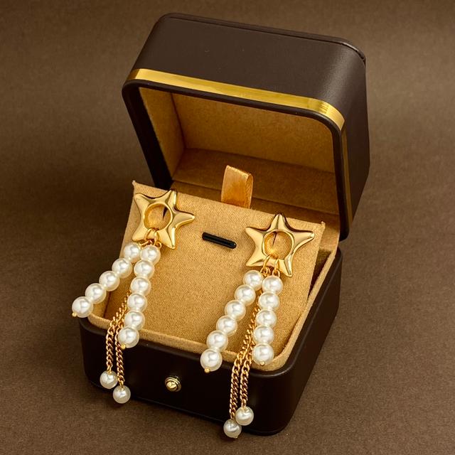 Por qué los aretes de cobre hechos a mano son populares entre los mayoristas