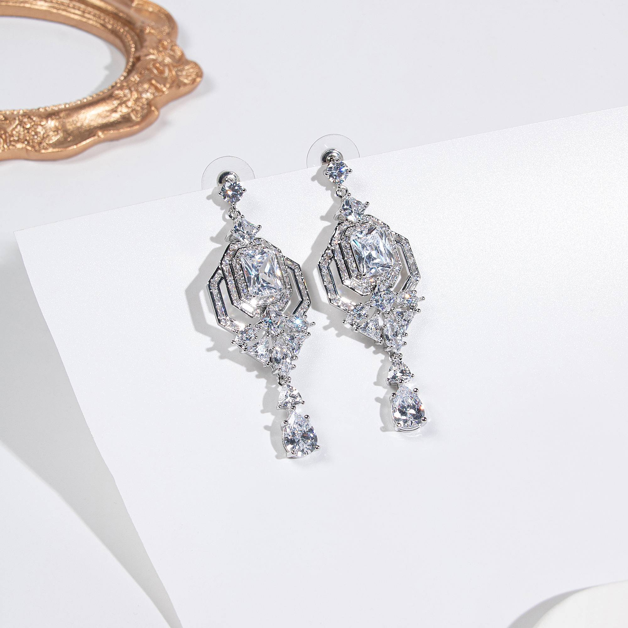 Mehrfarbige sechseckige Zirkon-Ohrringe aus 18 Karat vergoldetem Kupfer für Damen