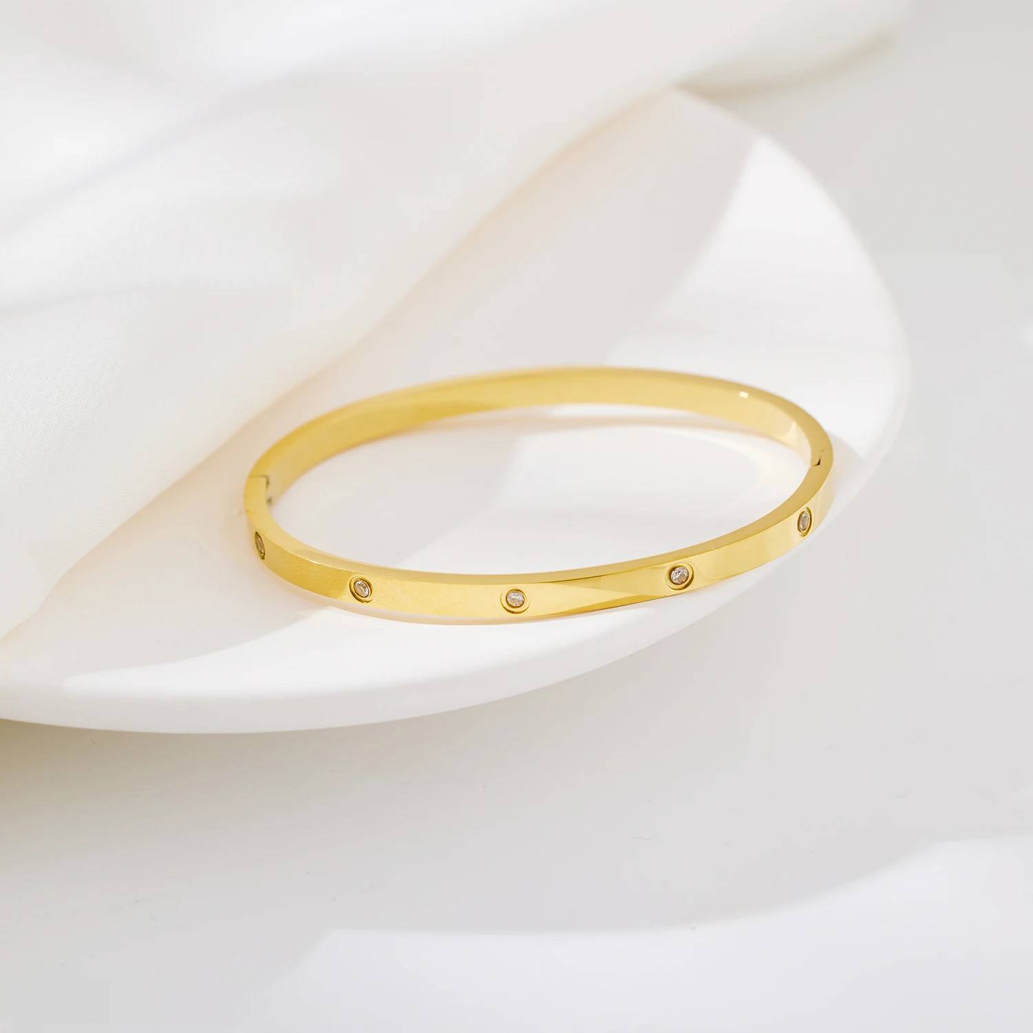 Diamond Bracelet: A Perfect Blend of Turkish Tradition and Modern Design