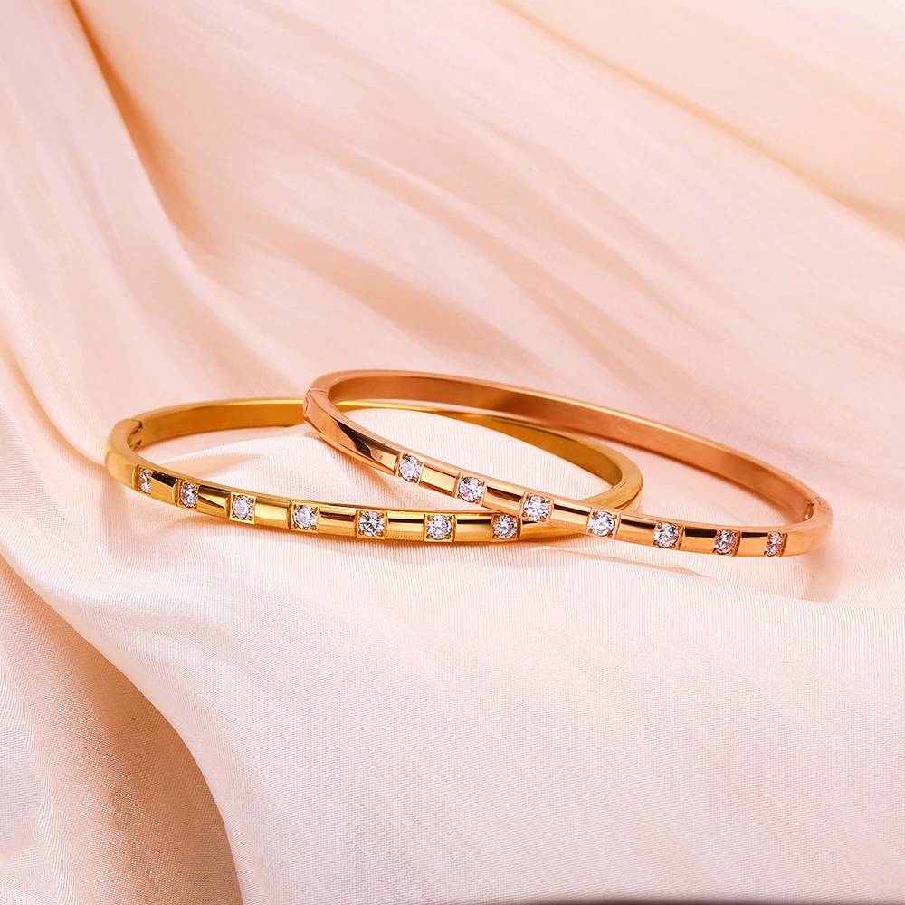 Handcrafted Elegance: A Luxury Three-Piece Bracelet Set